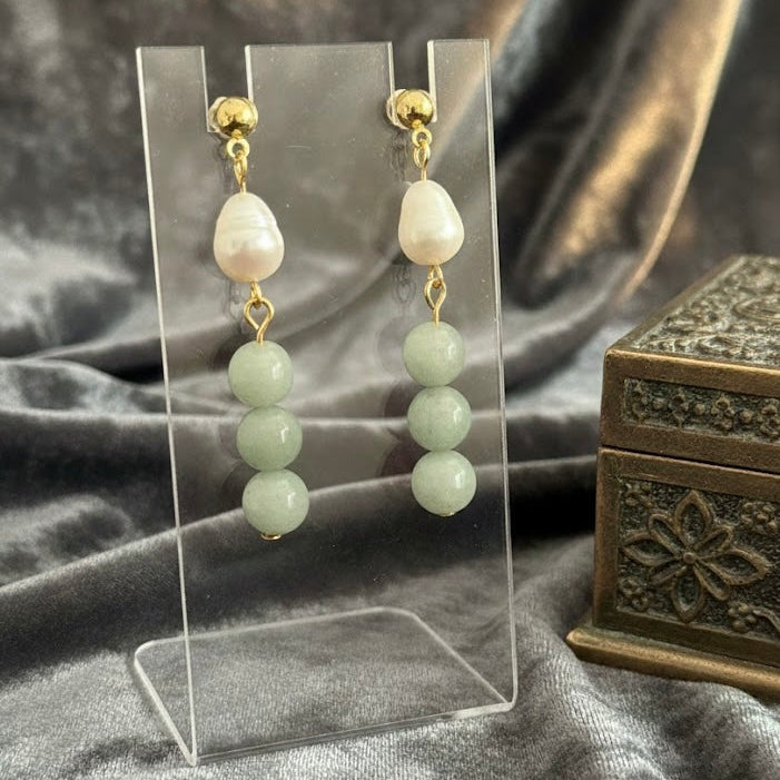 ပုလဲလည်စည်းစုစည်းမှု - နားကပ် - ကျောက်စိမ်း